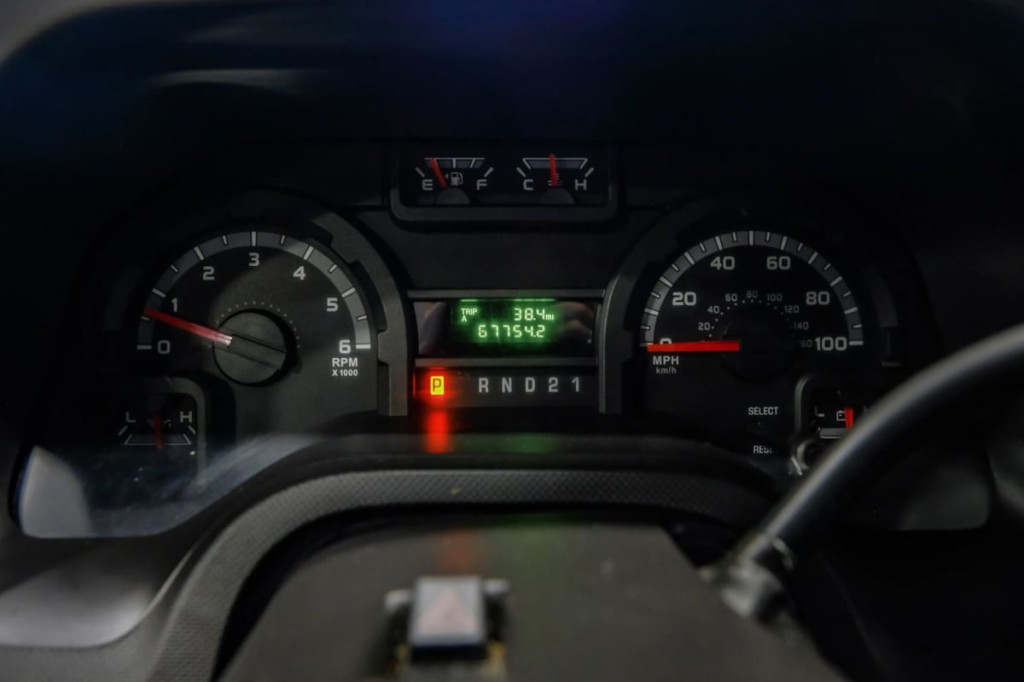 2012 Ford Econoline Image 24