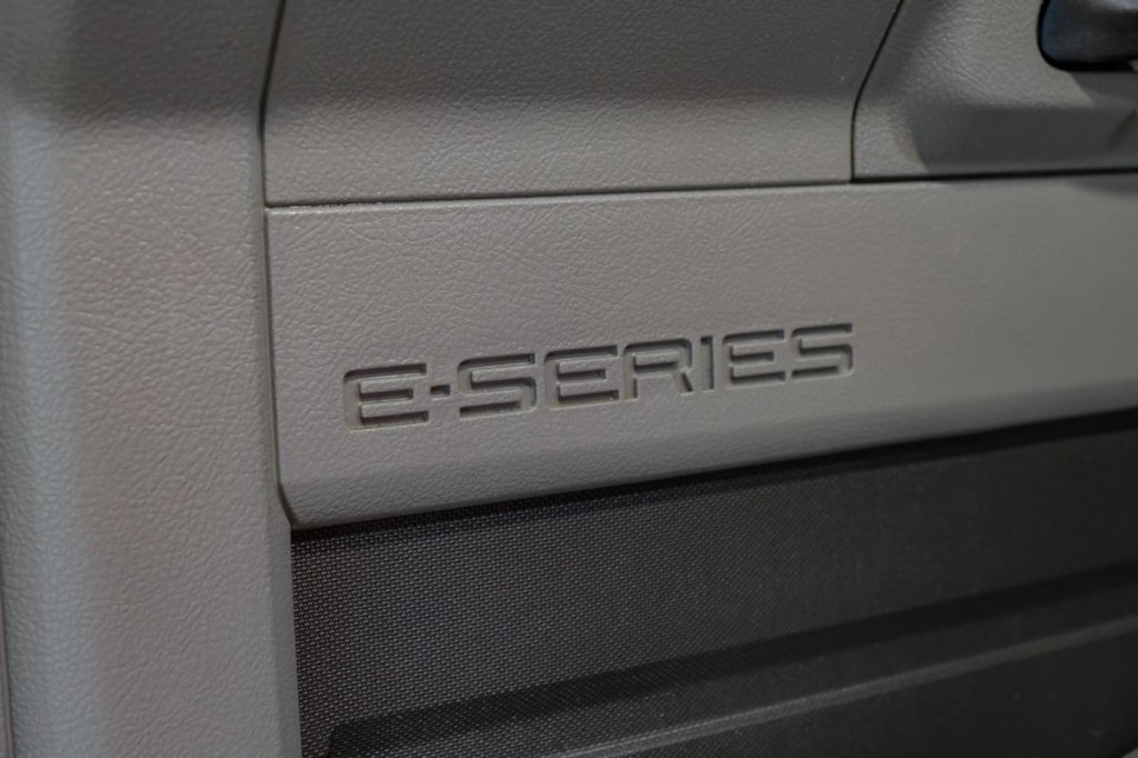2012 Ford Econoline Image 42