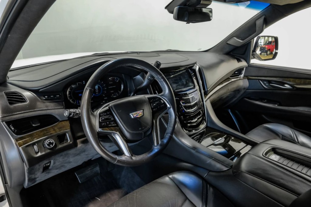 2020 Cadillac Escalade Image 4