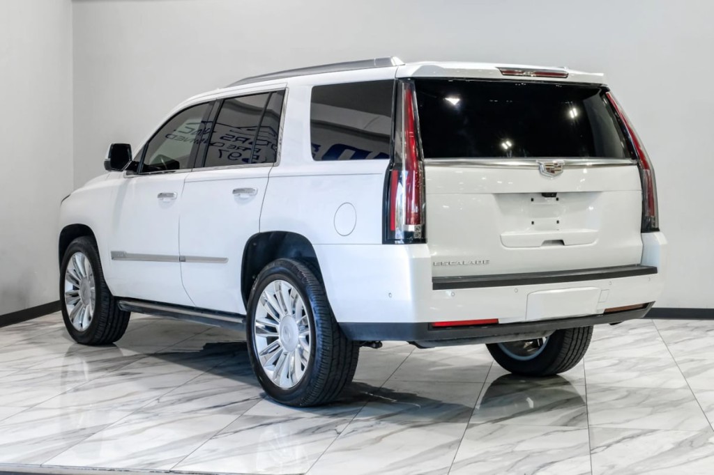 2020 Cadillac Escalade Image 16