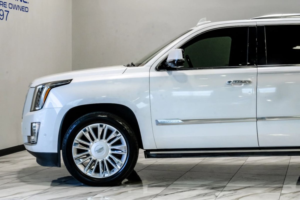 2020 Cadillac Escalade Image 18