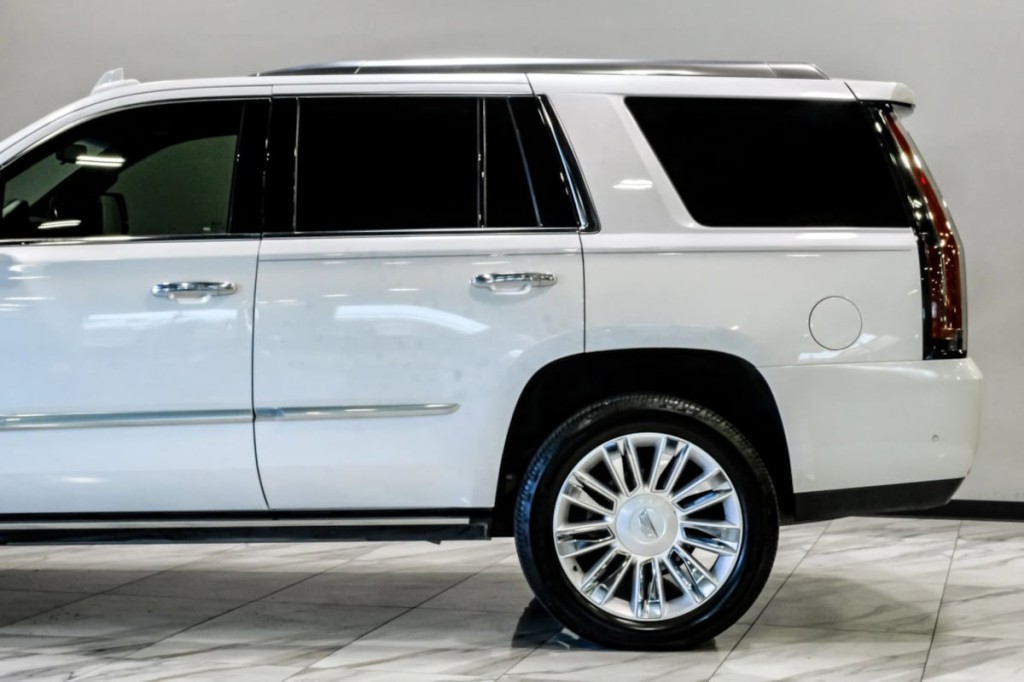 2020 Cadillac Escalade Image 19