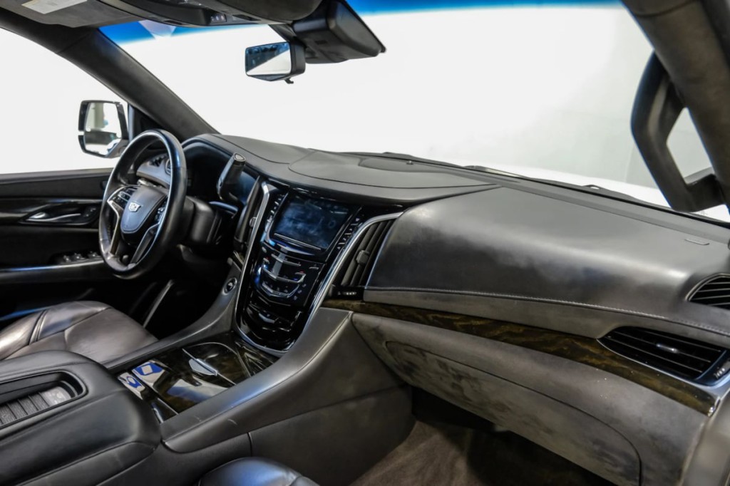 2020 Cadillac Escalade Image 20