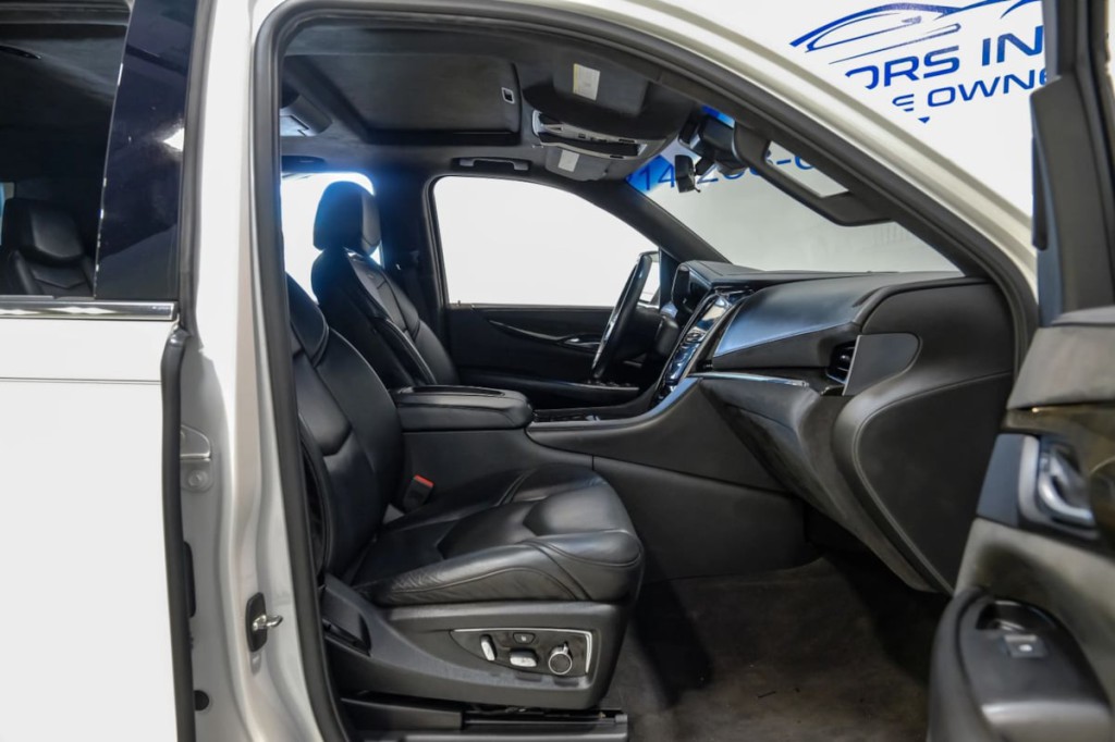 2020 Cadillac Escalade Image 48