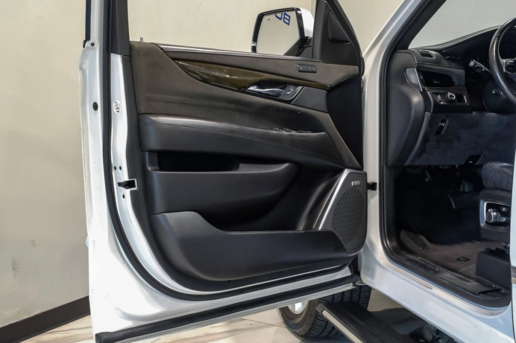 2020 Cadillac Escalade Image 58