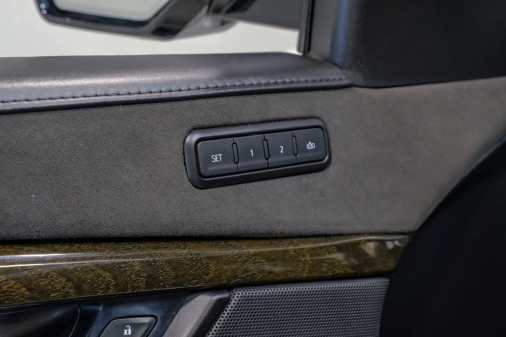 2020 Cadillac Escalade Image 60