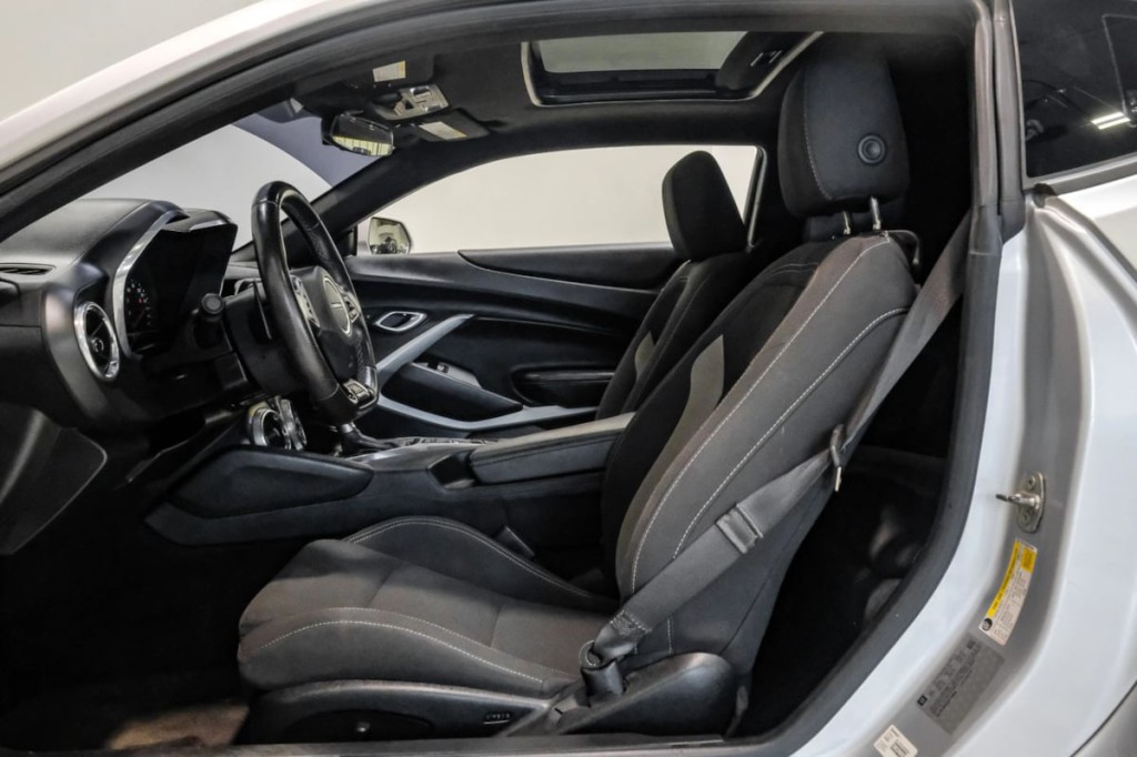 2018 Chevrolet Camaro Image 5