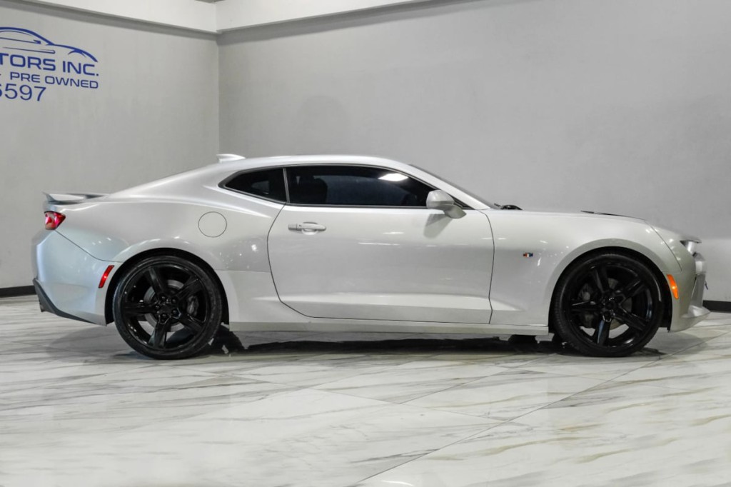 2018 Chevrolet Camaro Image 11