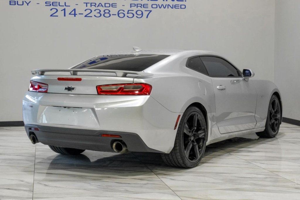 2018 Chevrolet Camaro Image 12