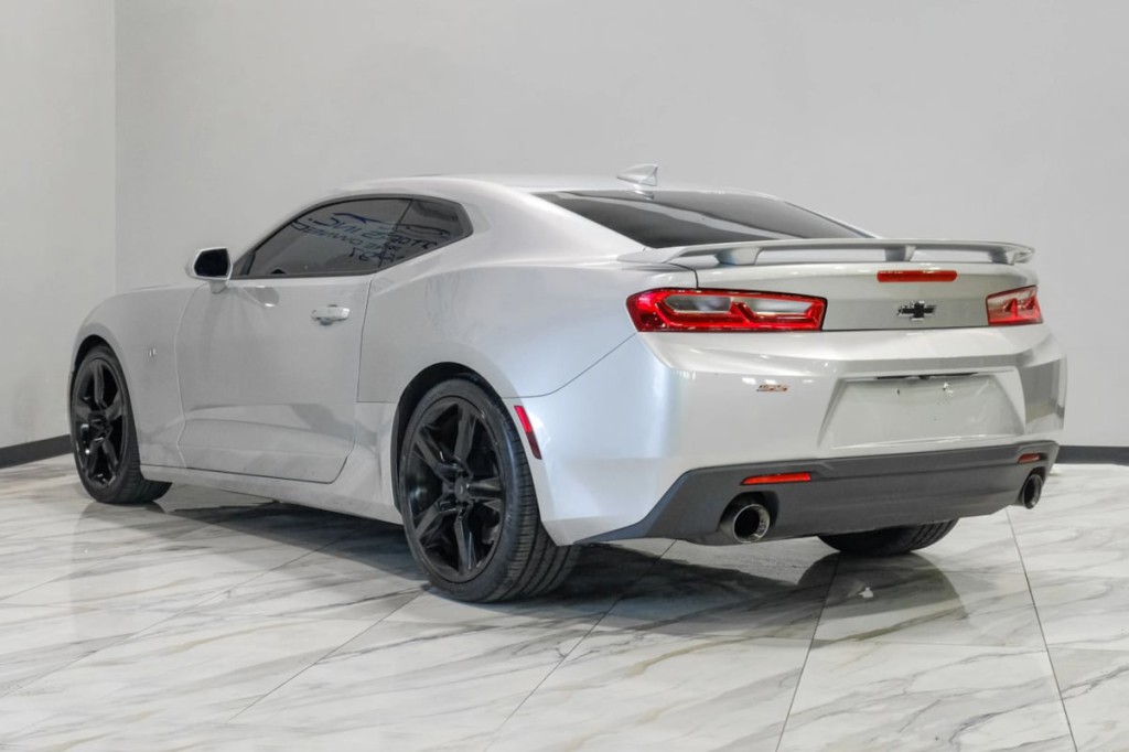 2018 Chevrolet Camaro Image 16