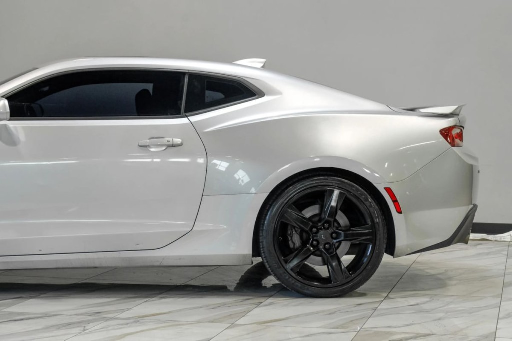 2018 Chevrolet Camaro Image 19