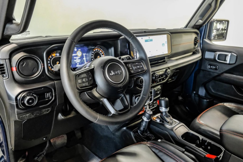 2025 Jeep Wrangler Image 4