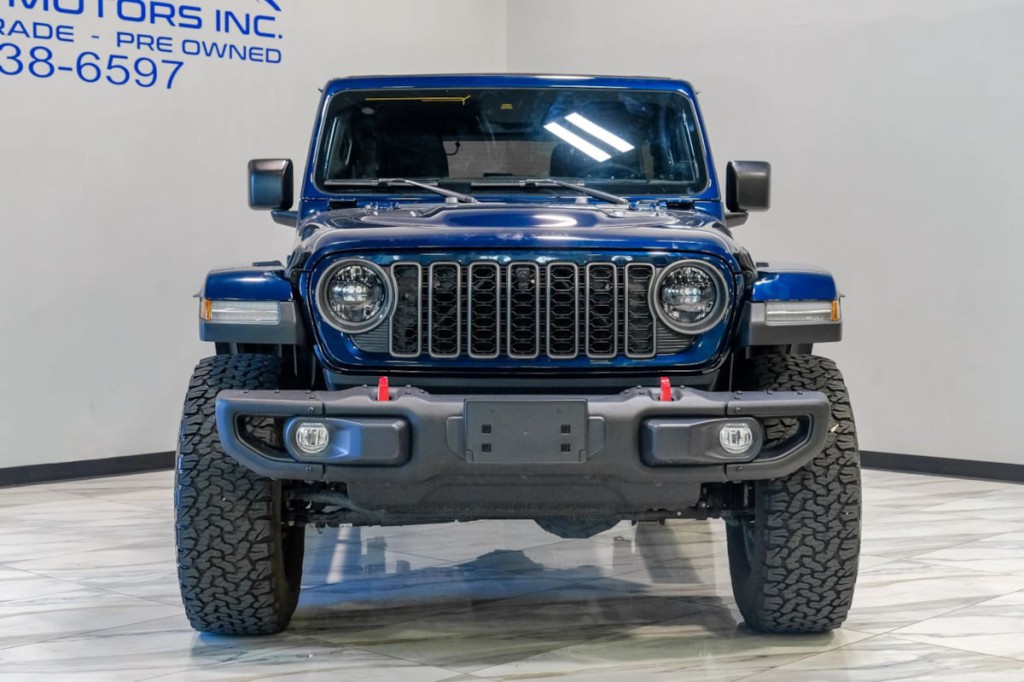 2025 Jeep Wrangler Image 8
