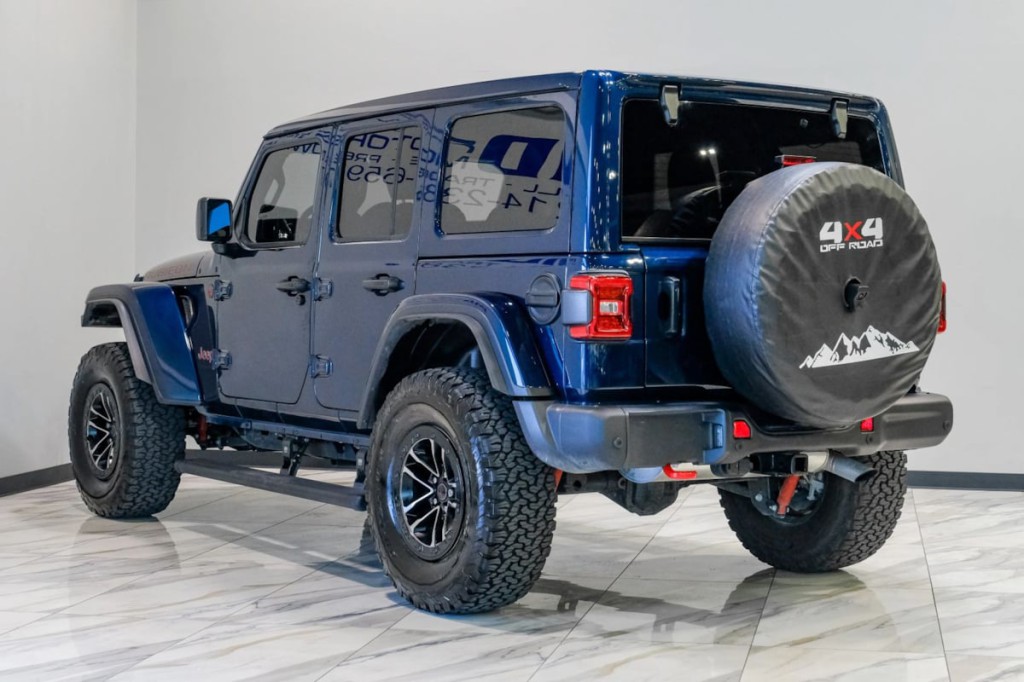 2025 Jeep Wrangler Image 15
