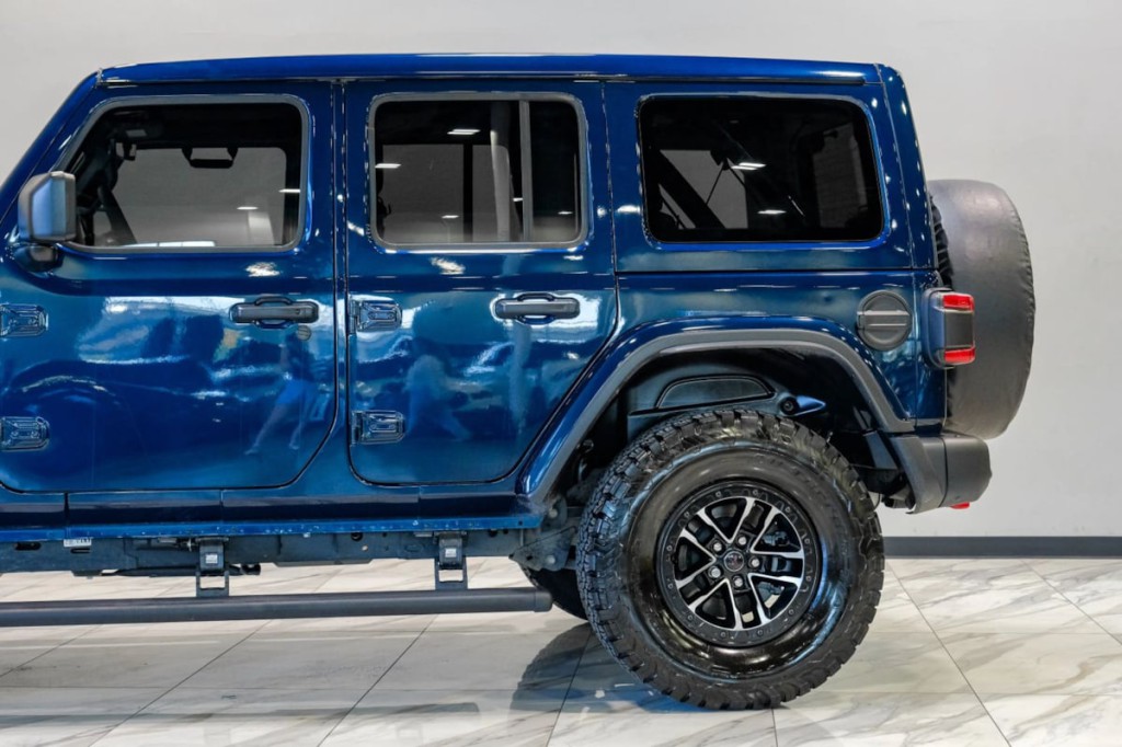 2025 Jeep Wrangler Image 18