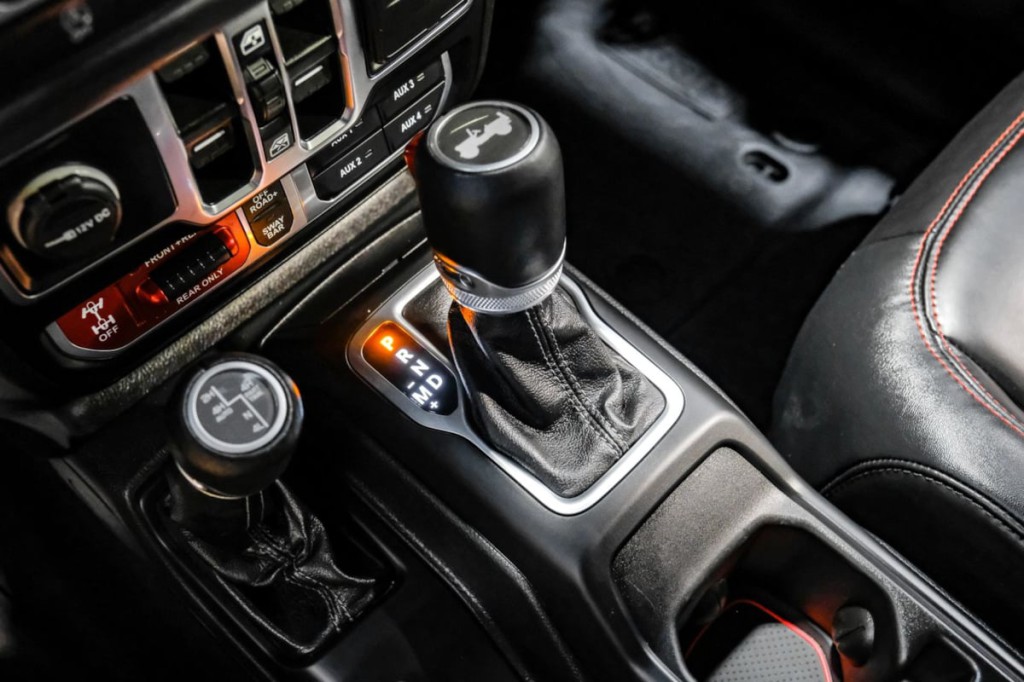 2025 Jeep Wrangler Image 34