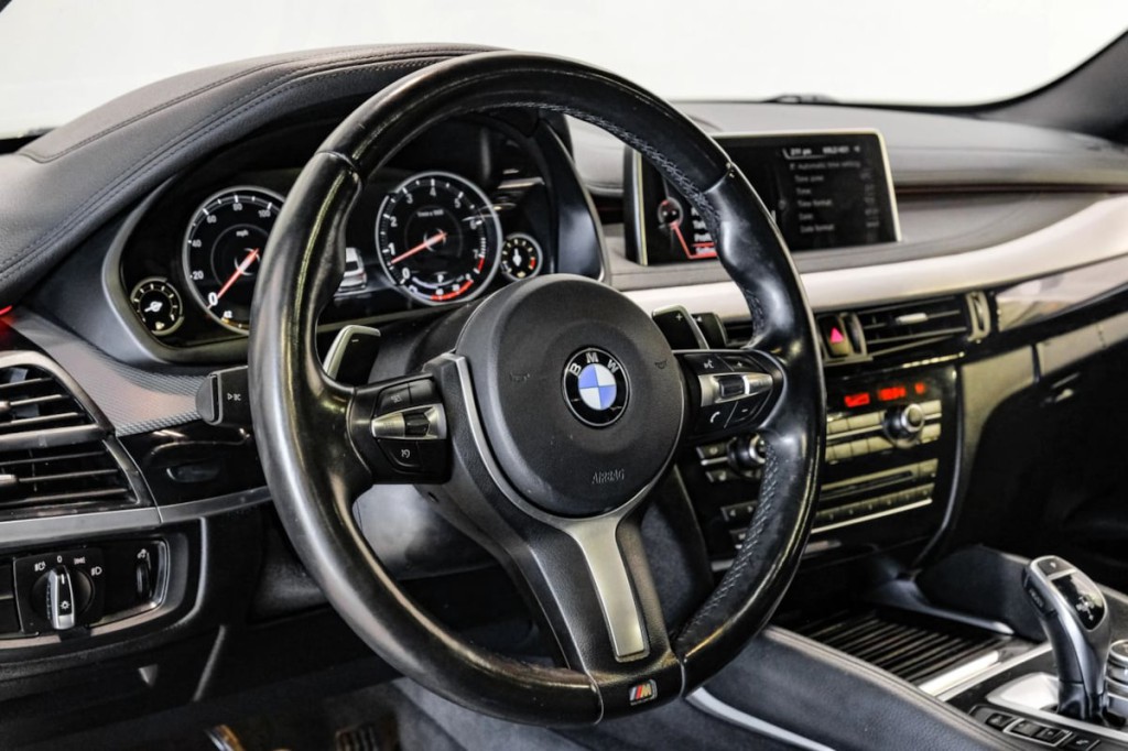 2016 BMW X6 Image 22
