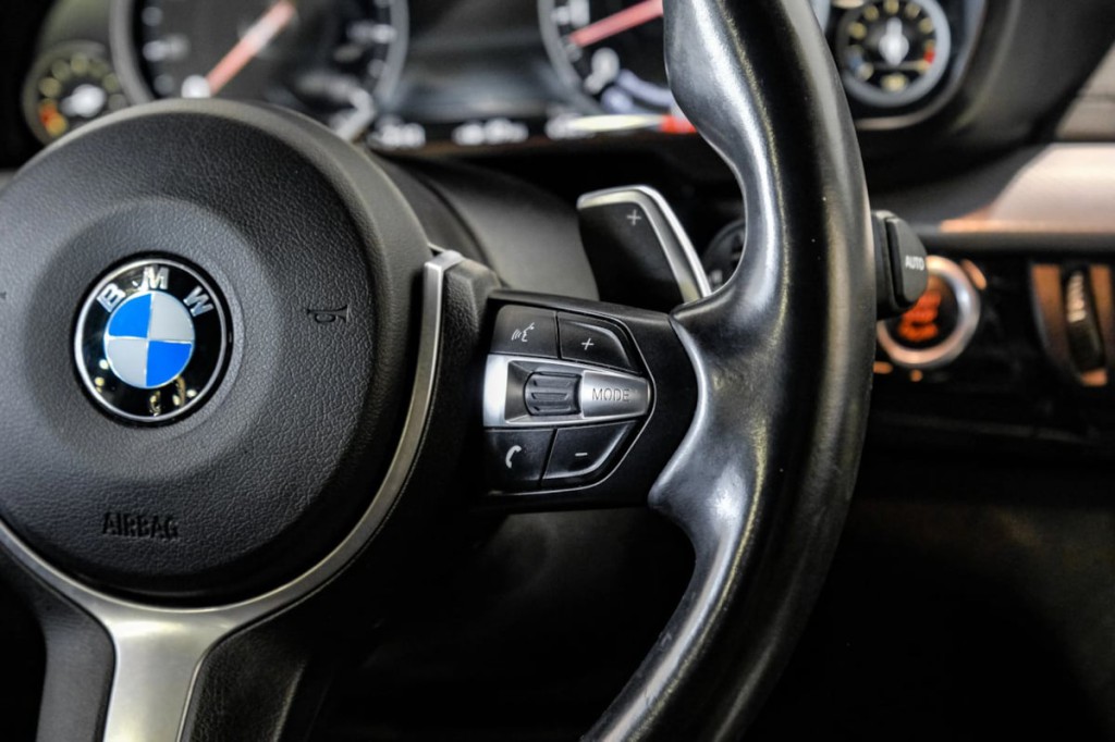 2016 BMW X6 Image 25