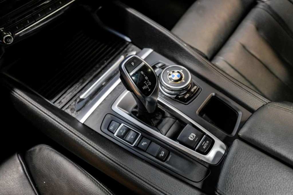 2016 BMW X6 Image 31
