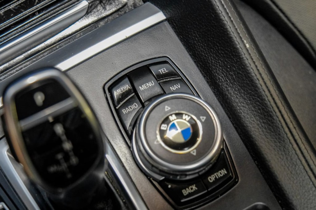 2016 BMW X6 Image 33
