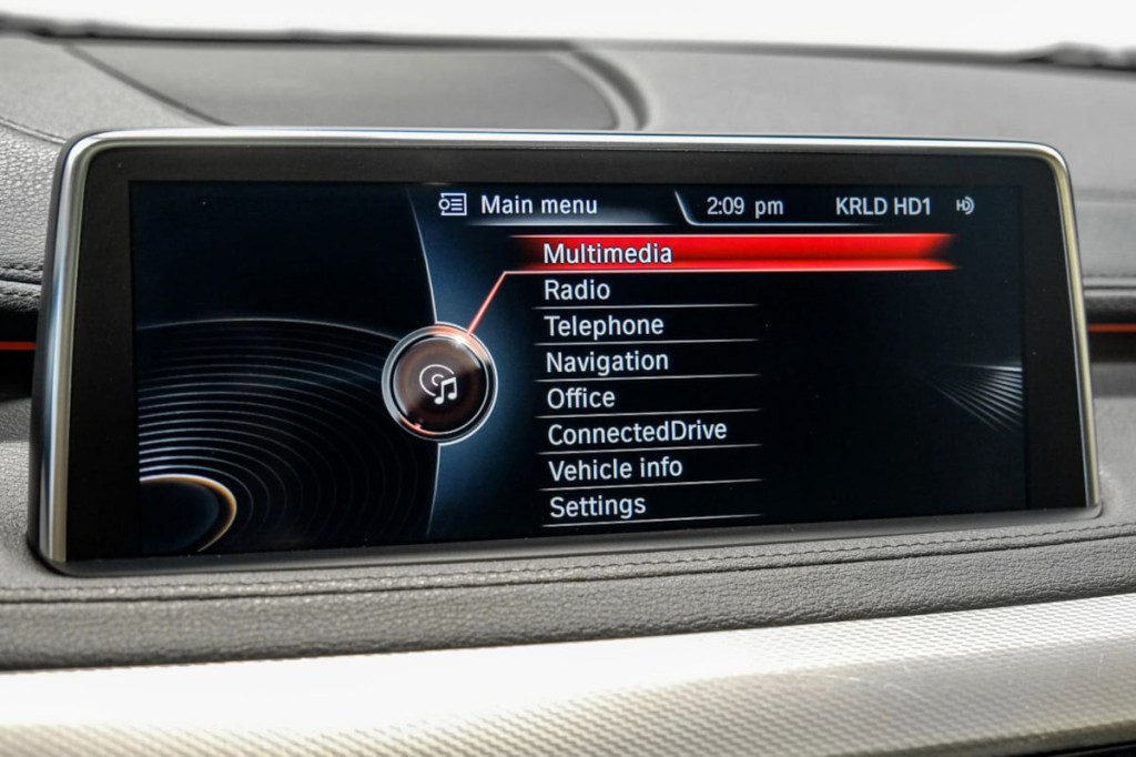 2016 BMW X6 Image 39