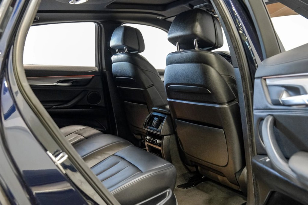2016 BMW X6 Image 49