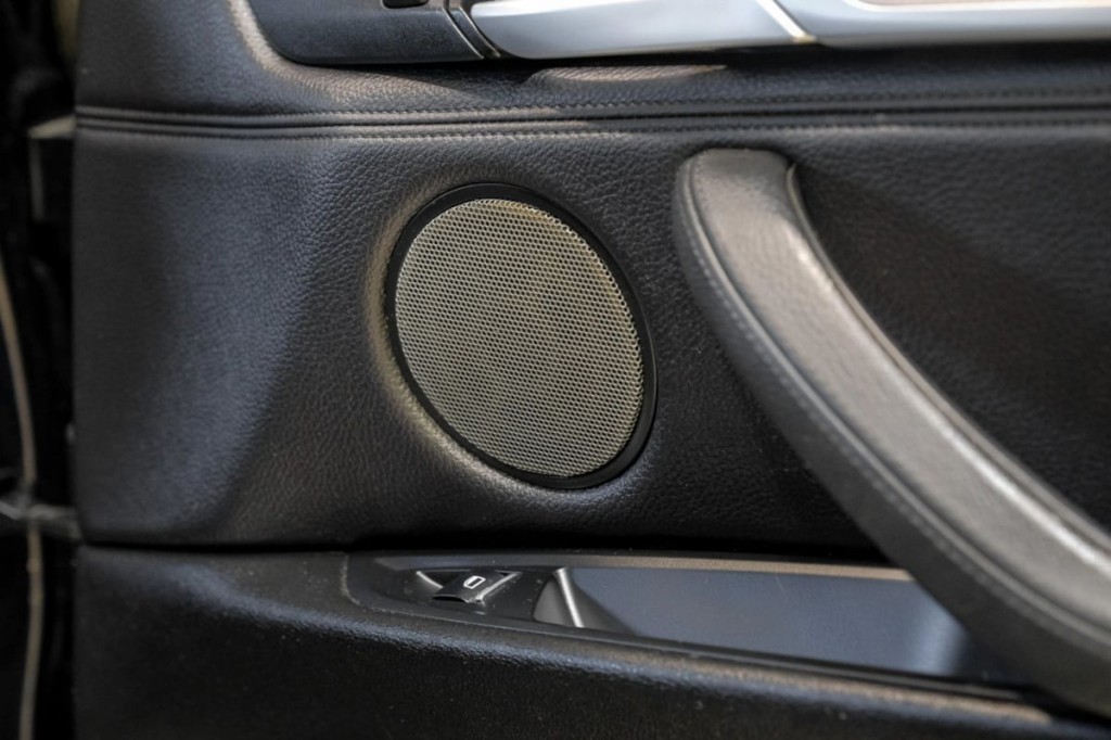 2016 BMW X6 Image 54