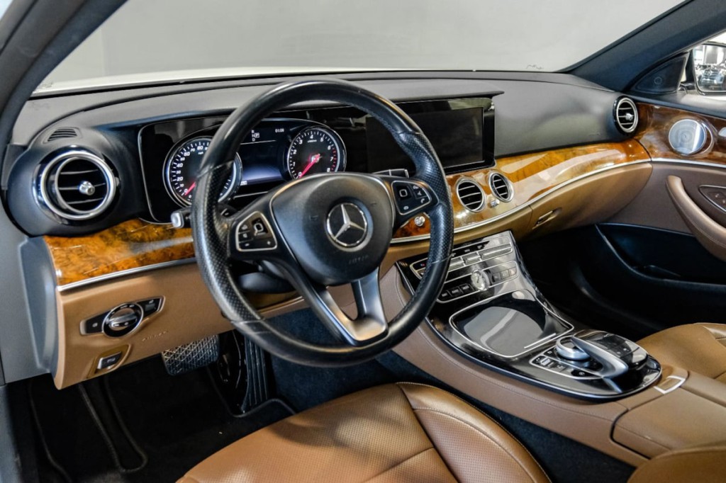 2018 Mercedes-Benz E-Class Image 4