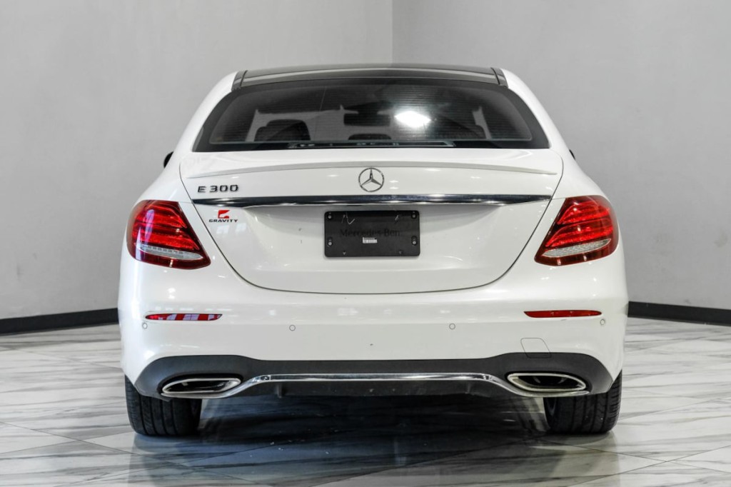 2018 Mercedes-Benz E-Class Image 15
