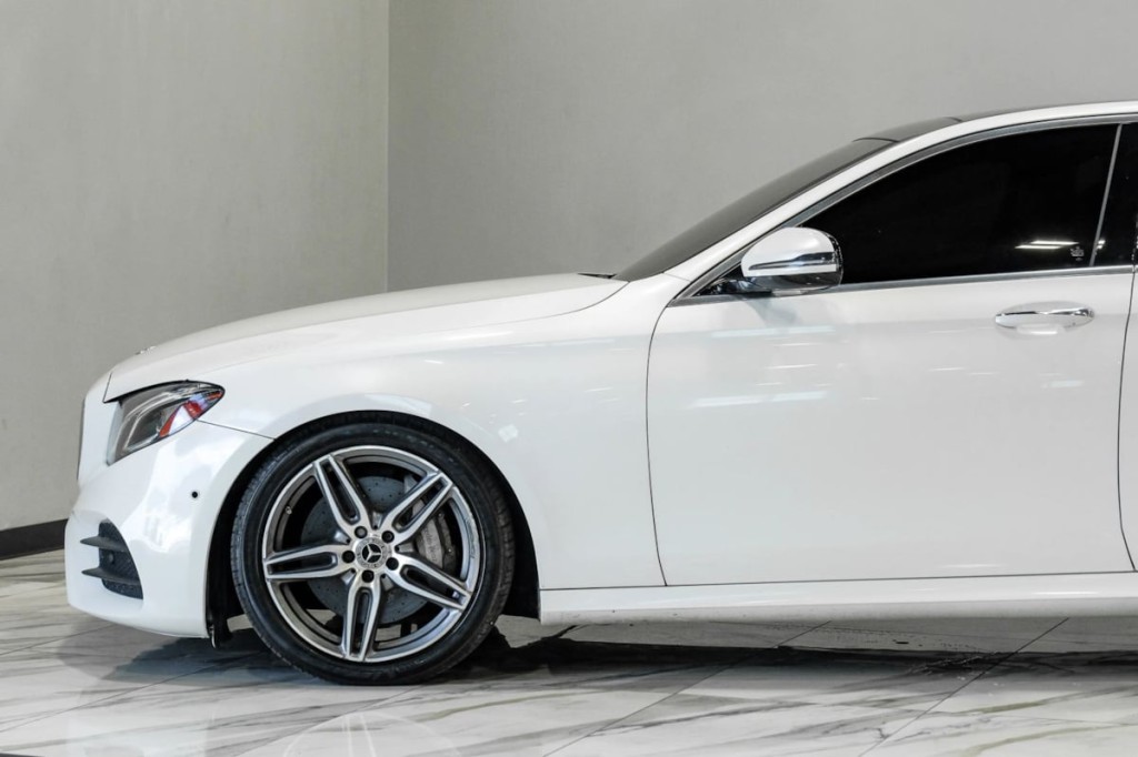 2018 Mercedes-Benz E-Class Image 18