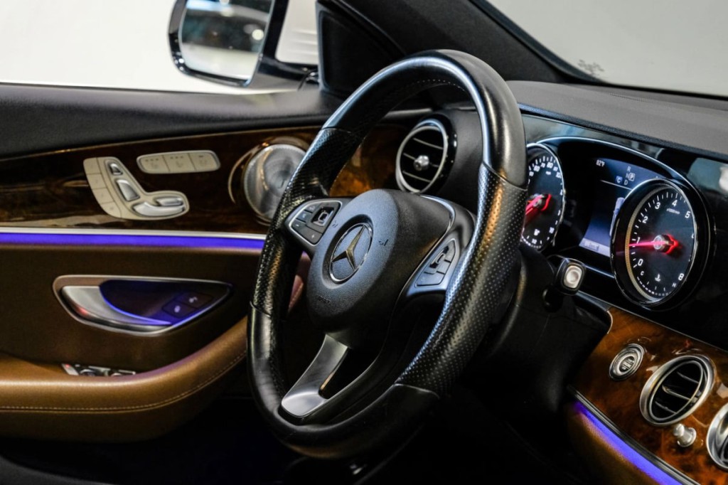 2018 Mercedes-Benz E-Class Image 21