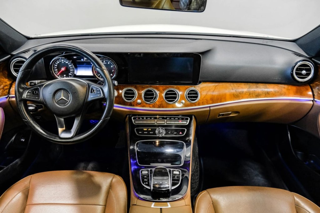 2018 Mercedes-Benz E-Class Image 22