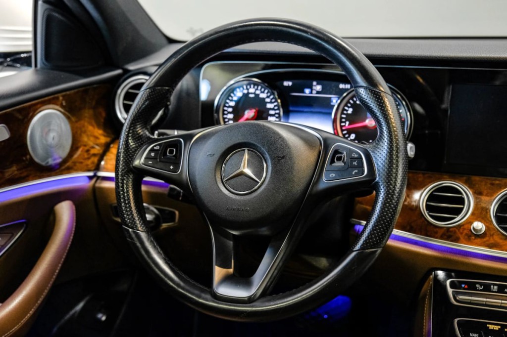 2018 Mercedes-Benz E-Class Image 24