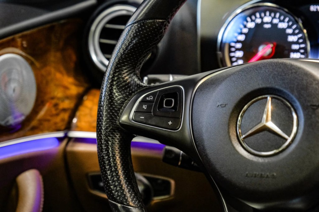 2018 Mercedes-Benz E-Class Image 25