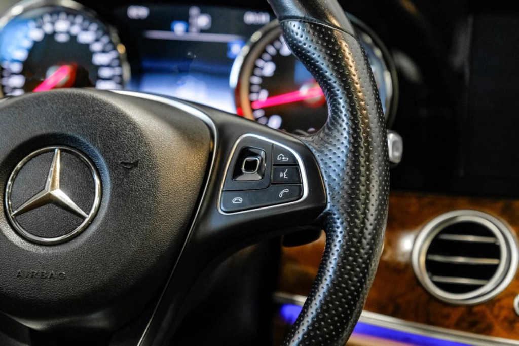 2018 Mercedes-Benz E-Class Image 26