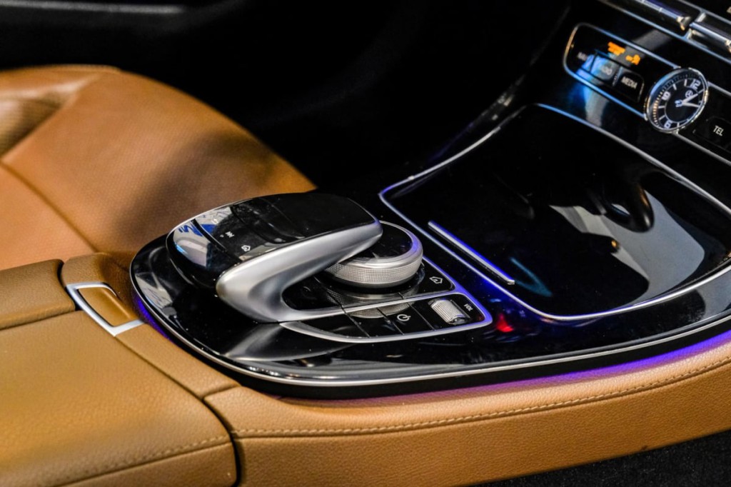 2018 Mercedes-Benz E-Class Image 32