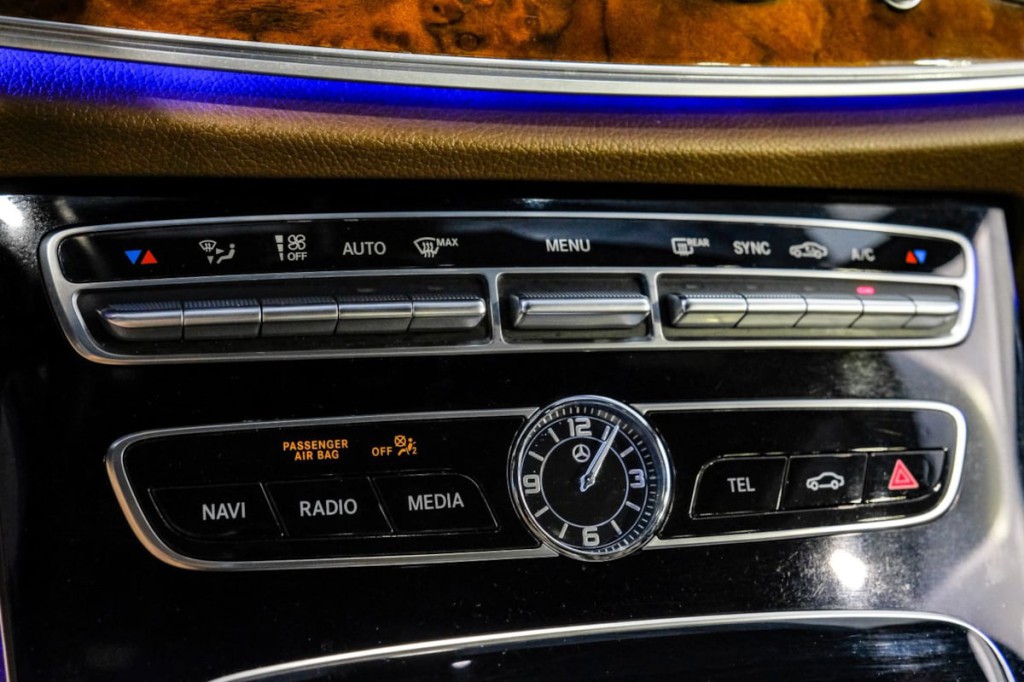 2018 Mercedes-Benz E-Class Image 36