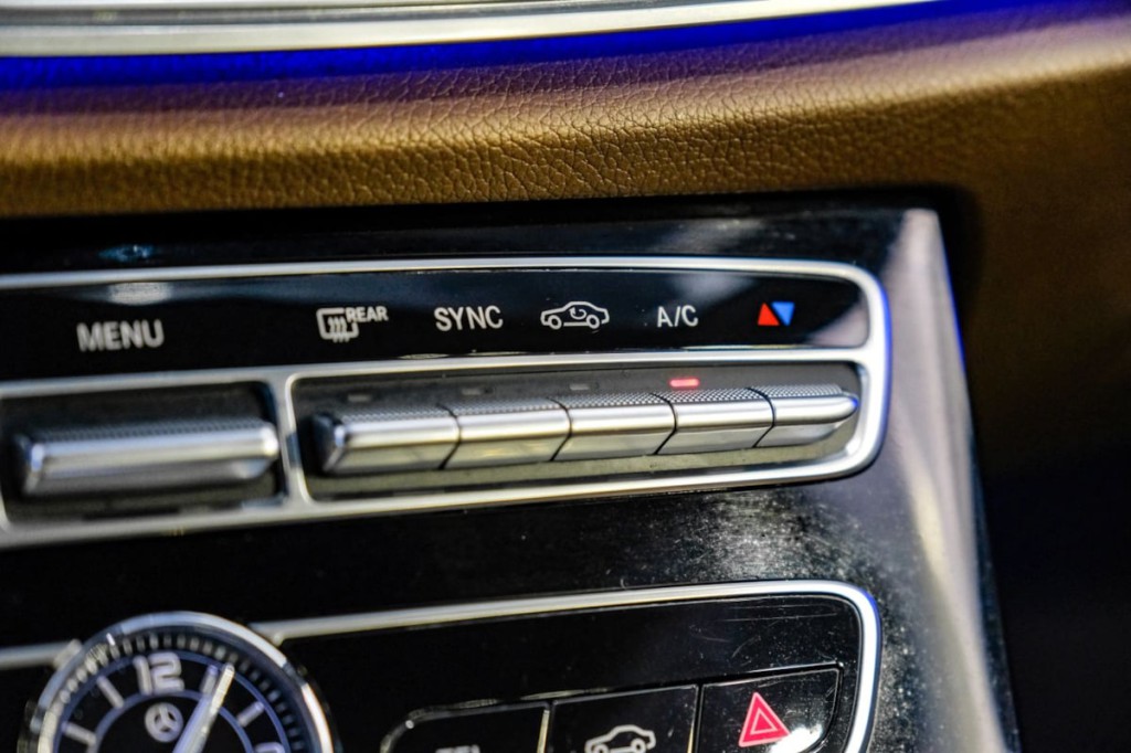 2018 Mercedes-Benz E-Class Image 38