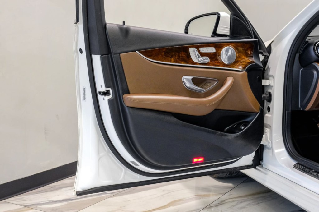 2018 Mercedes-Benz E-Class Image 53