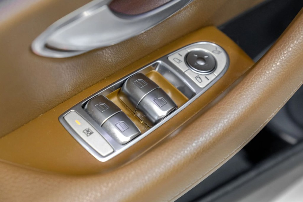 2018 Mercedes-Benz E-Class Image 54