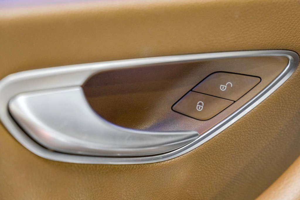 2018 Mercedes-Benz E-Class Image 55
