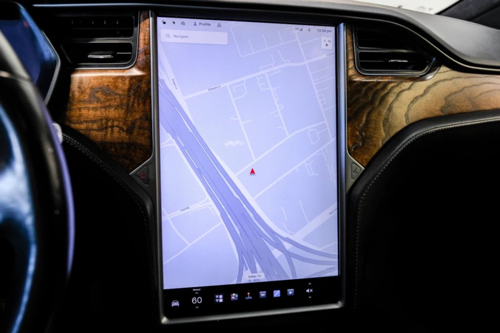 2019 Tesla Model X Image 25