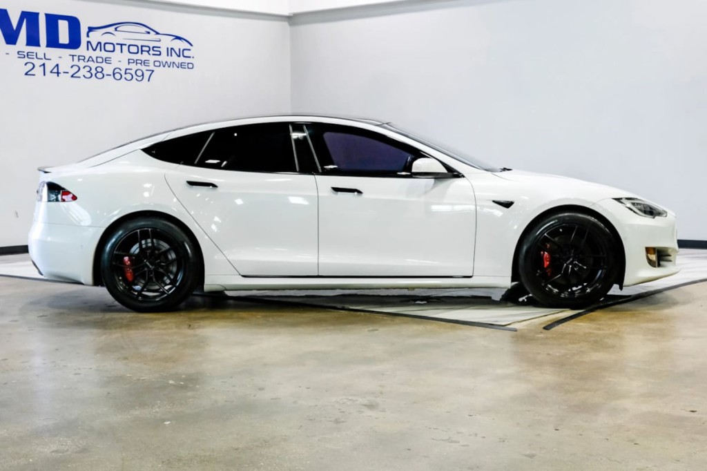 2021 Tesla Model S Image 8