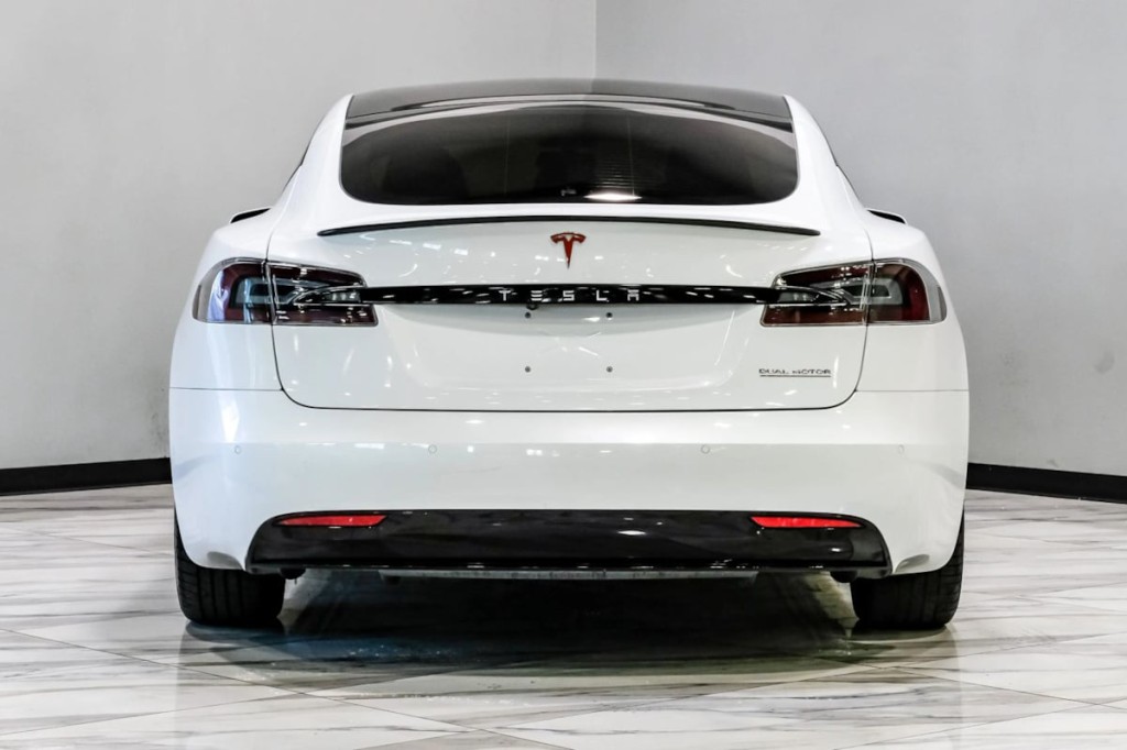 2021 Tesla Model S Image 10