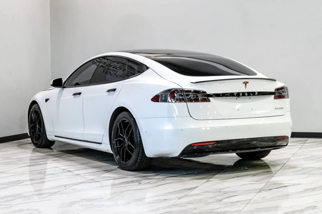 2021 Tesla Model S Image 11