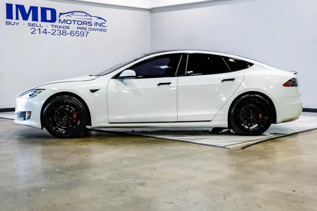 2021 Tesla Model S Image 12