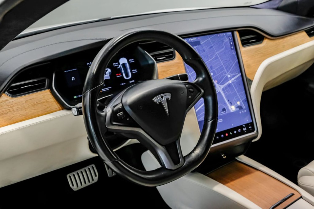 2021 Tesla Model S Image 16