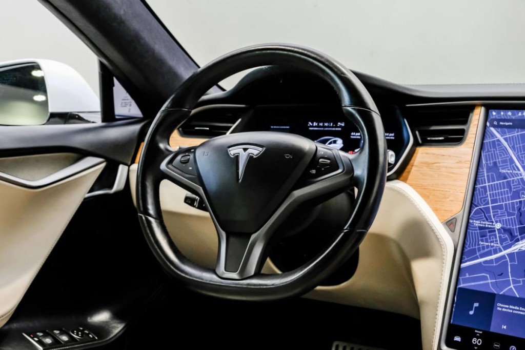 2021 Tesla Model S Image 17