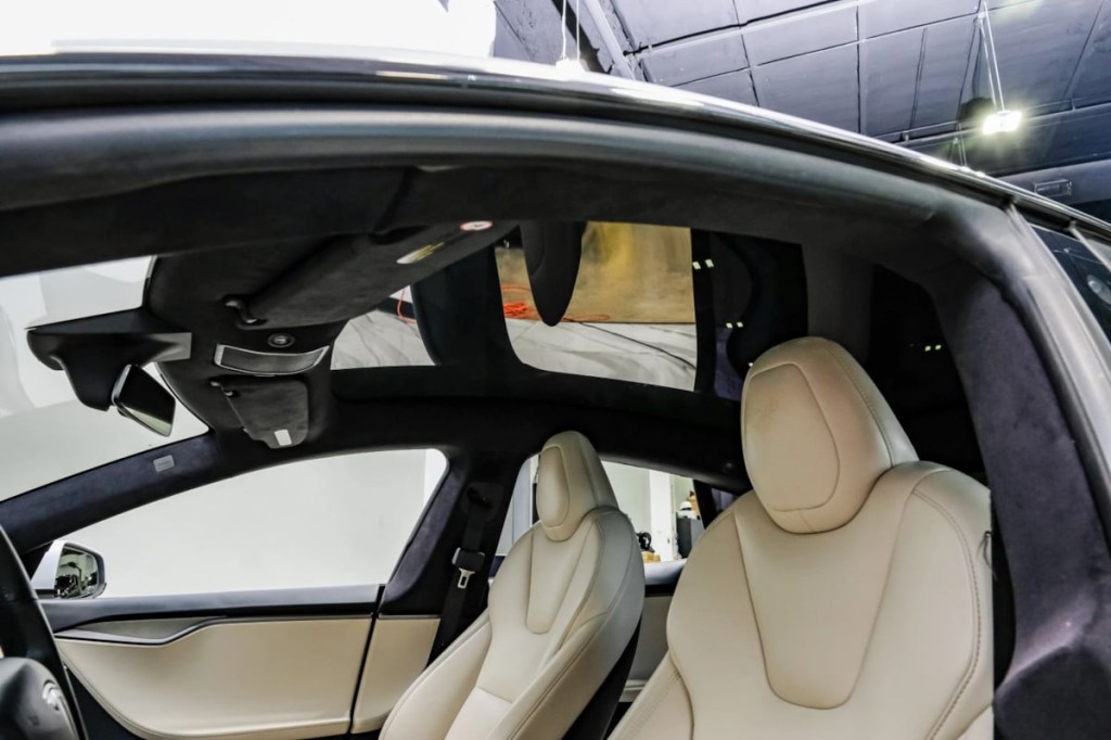 2021 Tesla Model S Image 24