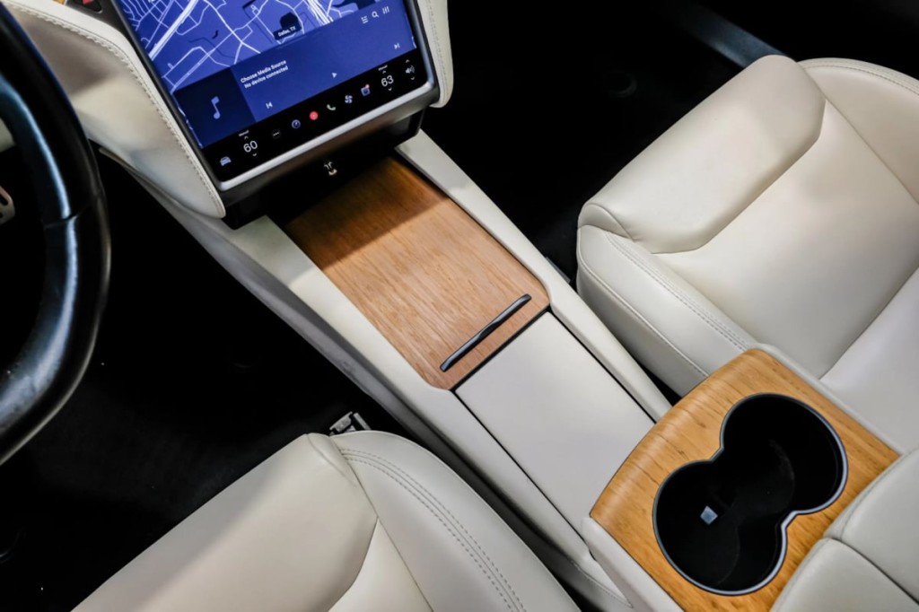 2021 Tesla Model S Image 26